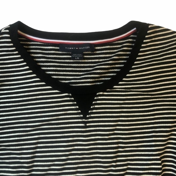Tommy Hilfiger Women Size Large Long Sleeve Blue Striped Scoop Neck Swea… - Picture 2 of 5